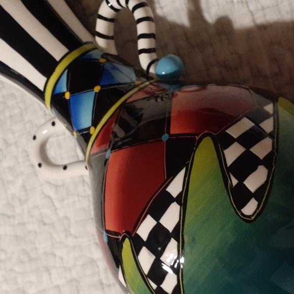 Carnival Hand Painted Alice in Wonderland Jewelry Tray & Vase - Picture 10 of 12